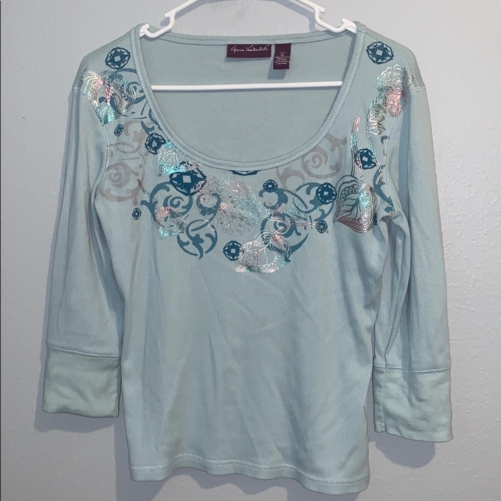 3/$25 Gloria Vanderbilt quarter length sleeved top